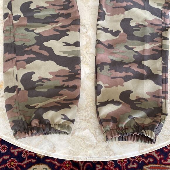 NWT Ardene Camo Cargo Pants - Picture 7 of 12